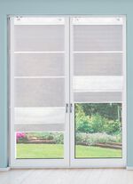 Luftig-leichtes und superpraktisches Magnetrollo WEISS