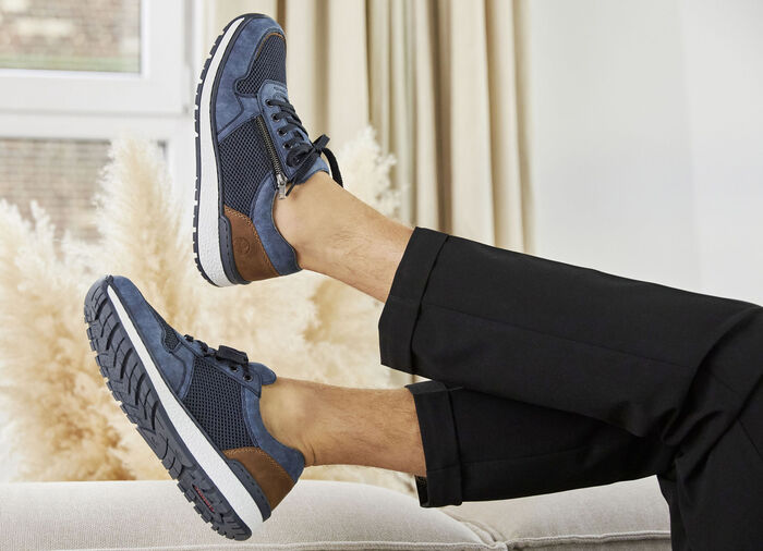 Rieker, bequeme Herren-Sneaker, Weite H, mit herausnehmbarem Fussbett BLAU-BRAUN