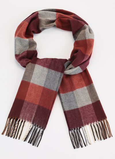 Schal mit Karodessin 