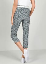 Hose mit Seitentaschen und seitlichen Schlitzen  