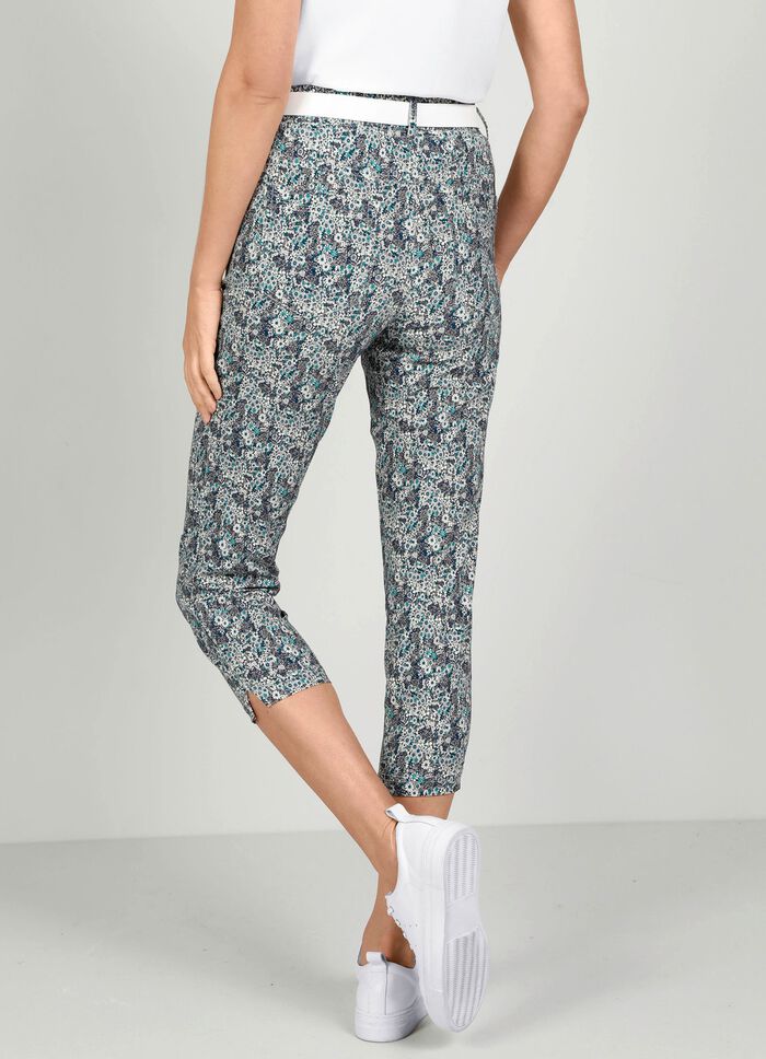 Hose mit Seitentaschen und seitlichen Schlitzen  