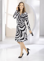 Kleid mit dekorativer Applikation 