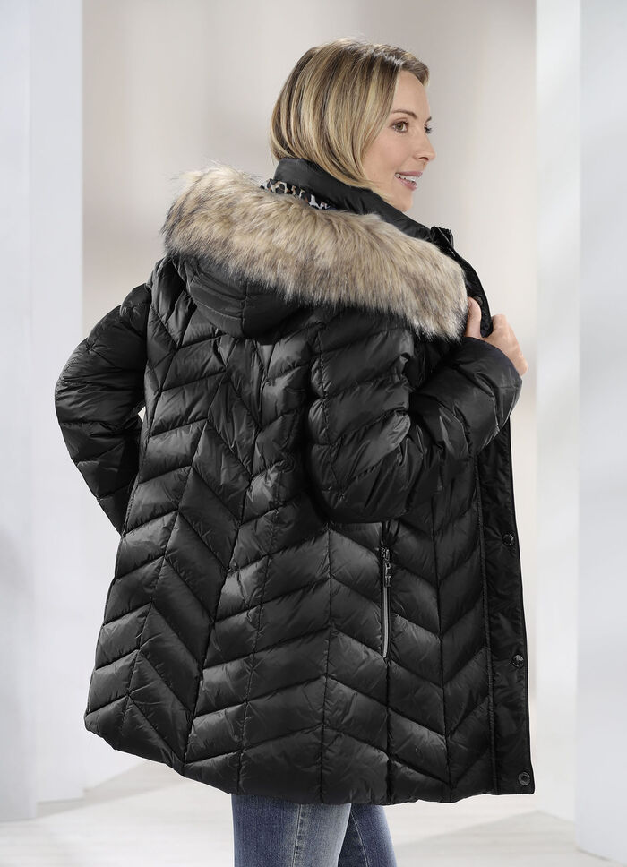 Daunenjacke mit abnehmbarer Kapuze 