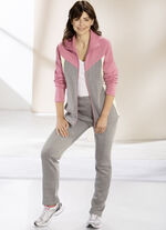 Freizeitanzug mit Stickerei  