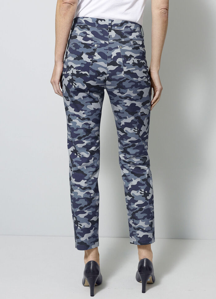Hose mit Camouflage-Dessinierung 