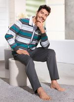 Hausanzug mit Stickereimotiv 