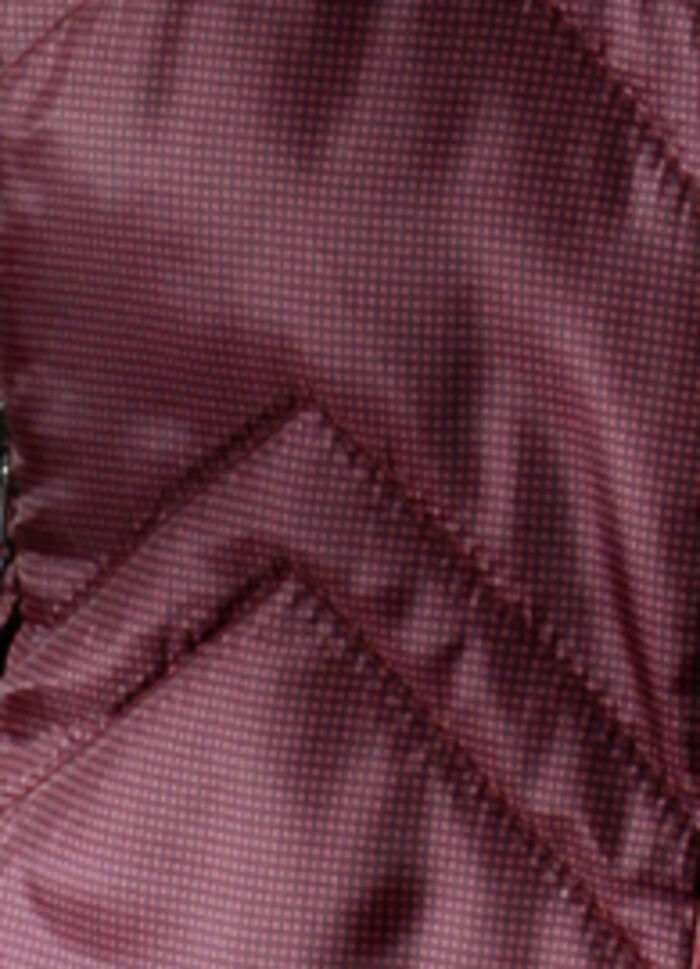 Jacke mit seitlicher Längssteppung BURGUND-SCHWARZ