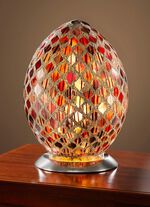 Tischlampe in Eiform mit faszinierendem Mosaik-Effekt 