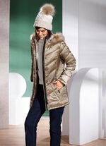 Jacke mit figurschmeichelnder L&auml;ngssteppung seitlich 