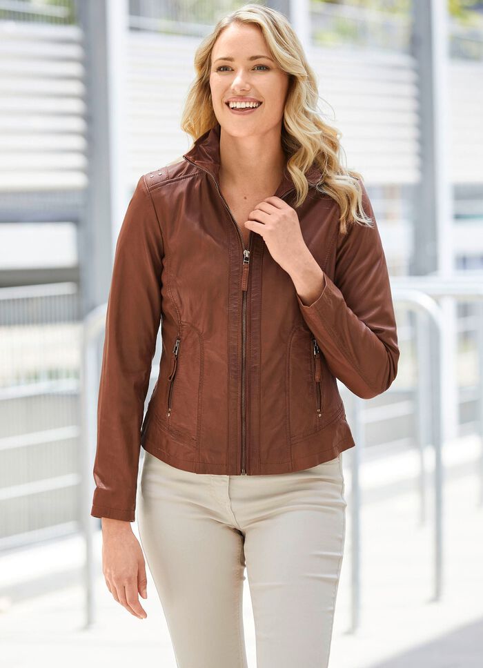 Lederkurzjacke mit Nietenzier 