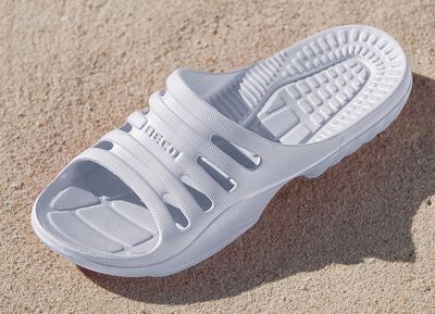 Badeschuhe mit Massage-Fussbett 