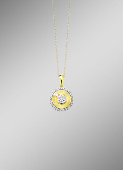 Stilvoller Anhänger mit Brillant und Diamanten 