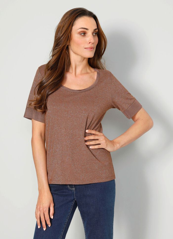 Shirt in leicht taillierter Form 