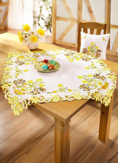 Tisch- und Raumdekoration mit Hasen-Motiven 