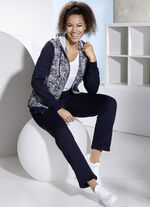 Freizeitanzug mit Kapuze 