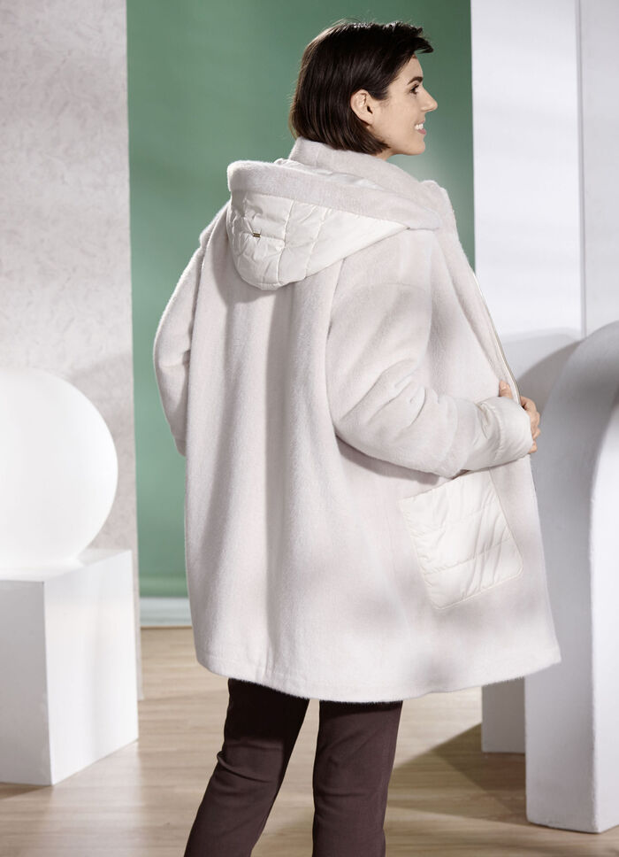 Jacke im angesagten Materialmix 