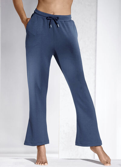 Hose mit leicht ausgestellter Fußweite 