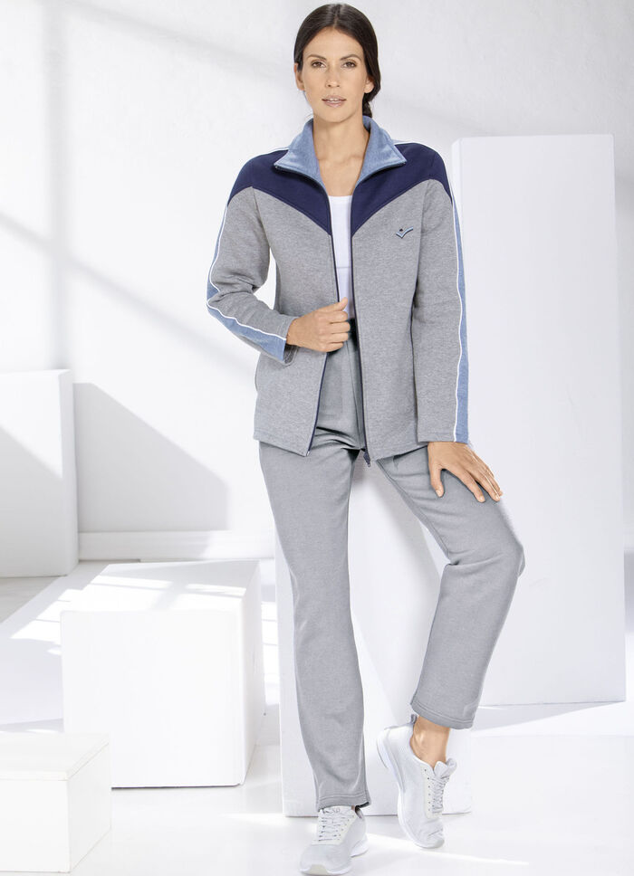 Freizeitanzug mit zwei Hosen 