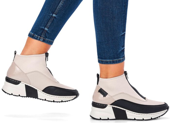 Rieker, stylische Damen-Boots, Weite G, mit Reissverschluss 