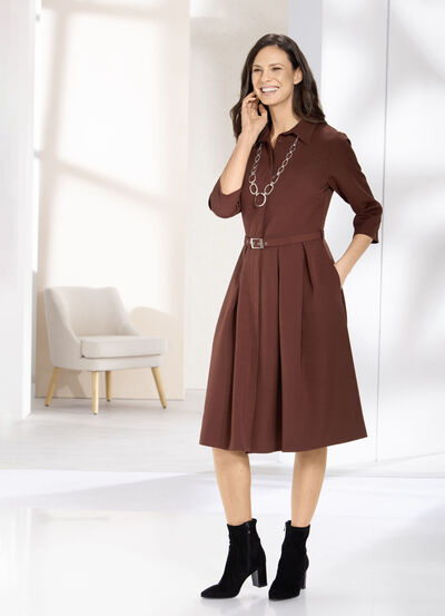 Kleid mit Gürtel  