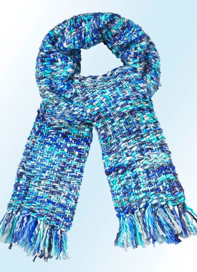 Schal mit Fransen an den Enden 