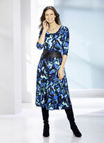 Kleid mit ausgestelltem Rockteil 