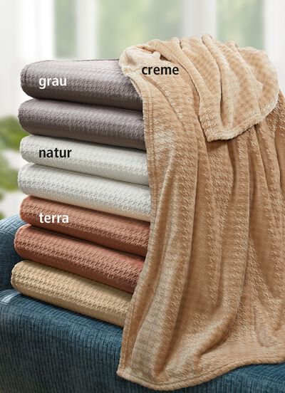 Wohndecke mit 3D-Hahnentritt-Dessin 