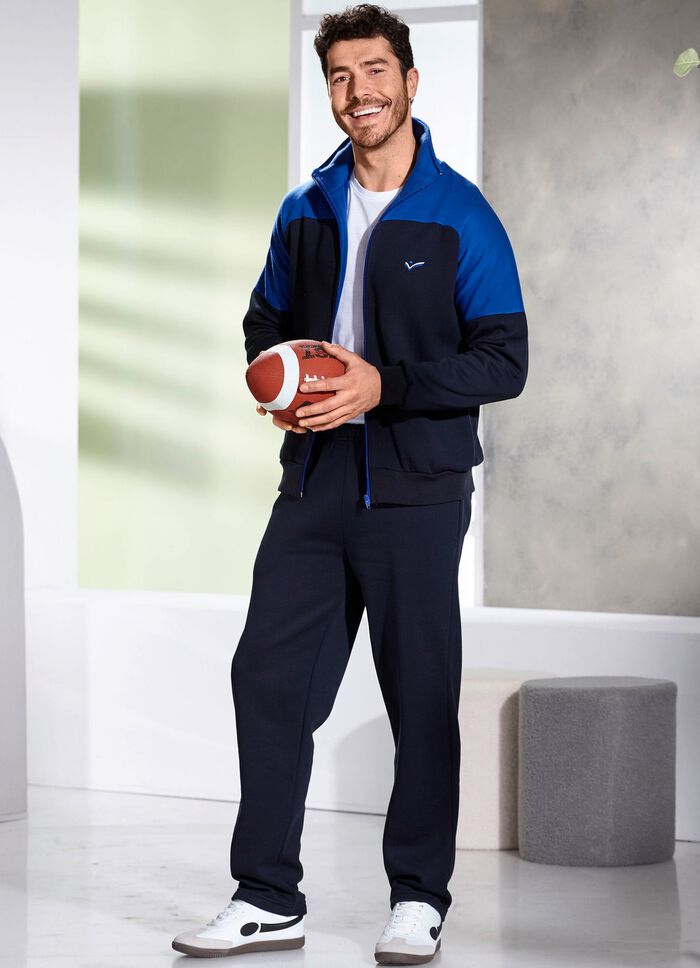 Freizeitanzug mit Seitentaschen 