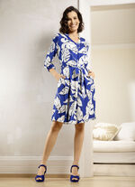 Kleid mit Bindegürtel 