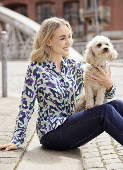 Bluse aus Viskose  Bluse aus Viskose
