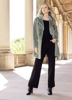 Kurzmantel mit aufgesetzten Taschen