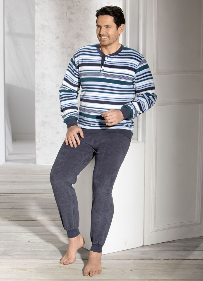 Pyjama aus Frottierstretch, mit Knopfleiste und Bündchenabschlüssen 