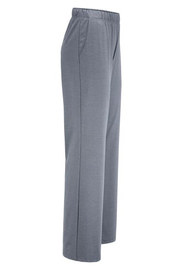 Hose in  modischer Weite  