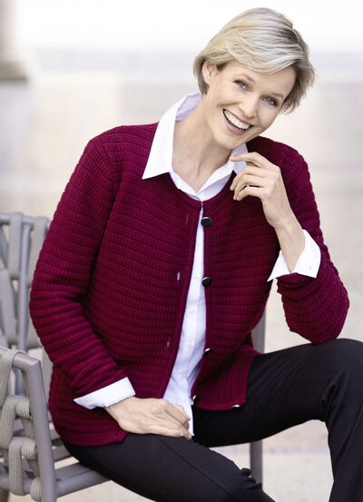 Strickjacke mit Struktur allover 
