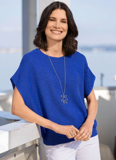 Pullover in dekorativem Dessin 