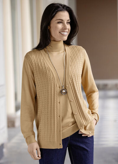Strickjacke mit Zöpfchenstruktur 