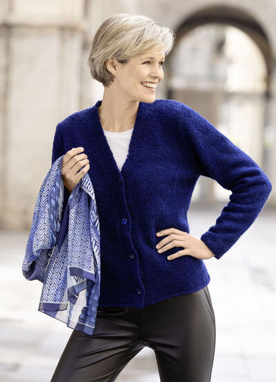 Strickjacke in flauschiger Boucléqualität 