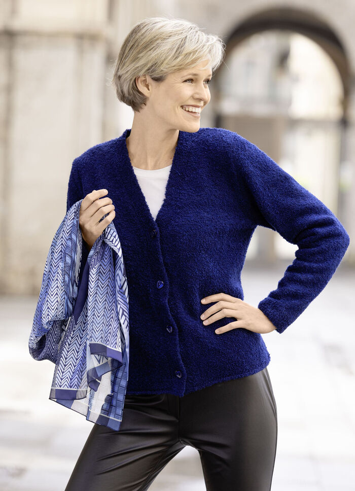Strickjacke in flauschiger Boucléqualität 
