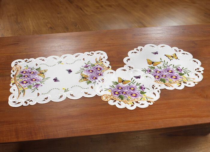 Fr&uuml;hlingshafte Tisch- und Raumdekoration WEISS