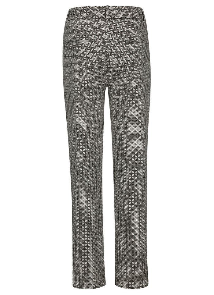 Hose in trendgenauer Dessinierung 