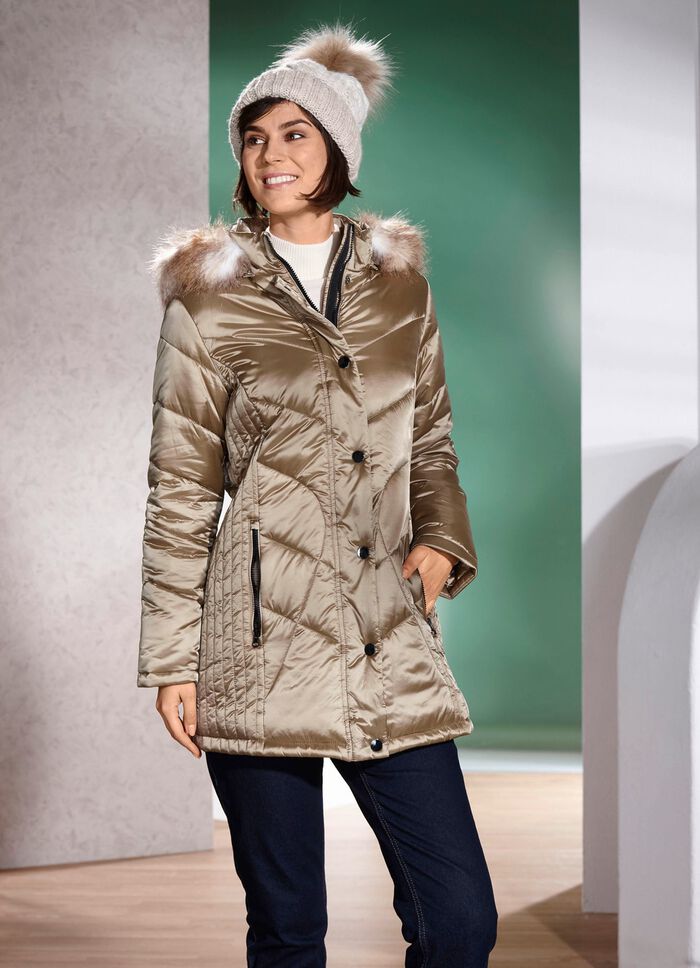 Jacke mit figurschmeichelnder L&auml;ngssteppung seitlich 