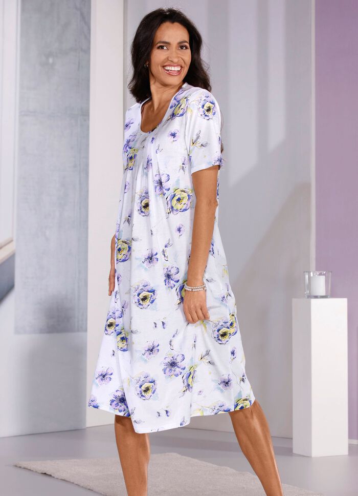 Nachthemd, knielang mit tollem Druck und raffinierter Faltenlegung 