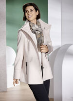 Jacke mit abnehmbarer Kapuze