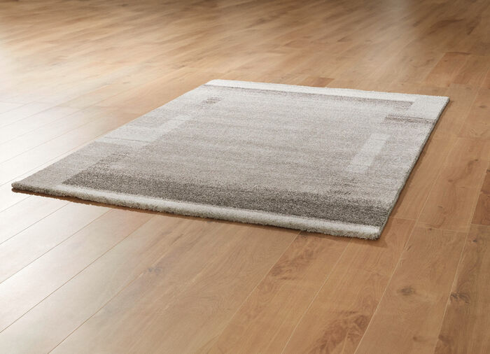 Br&uuml;cken und Teppiche f&uuml;r Fussbodenheizung geeignet SILBER