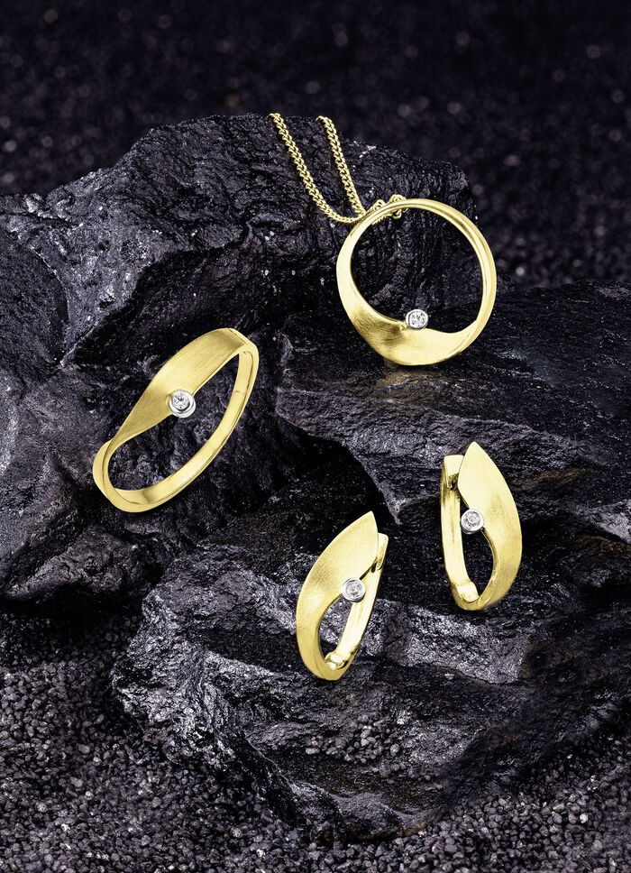 Geschmackvoller Klappcreolen in Bicolor 