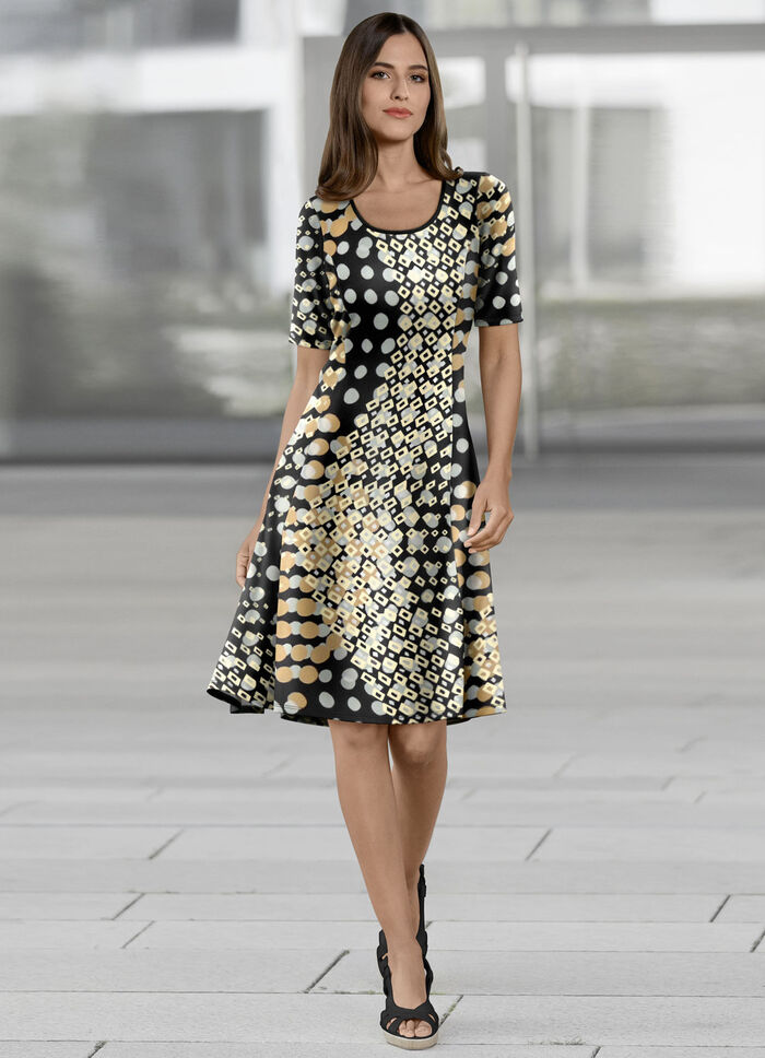 Kleid in schwingender Schlupfform 