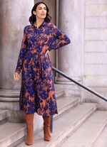 Kleid mit Bindegürtel 