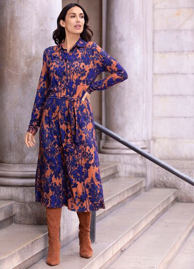 Kleid mit Bindegürtel 